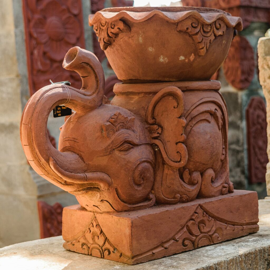 Outdoor terracotta statues | Stonerage Broome